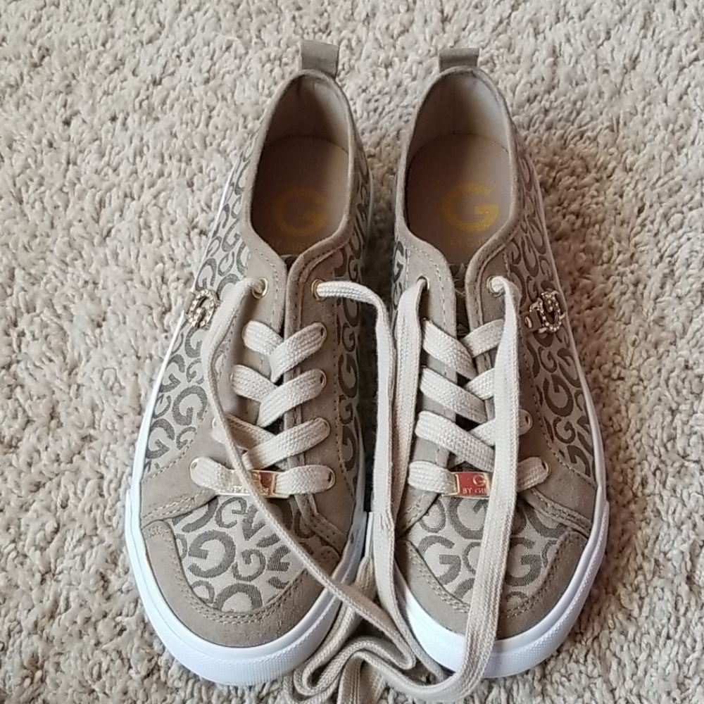 Shoes - Picture 6 of 6